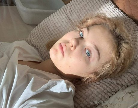 elinakitty nacktheit sex bild