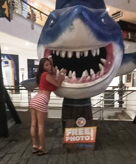 Emma Lynn Slavin hd sexy bilder