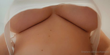 yourbadsister model top bilder