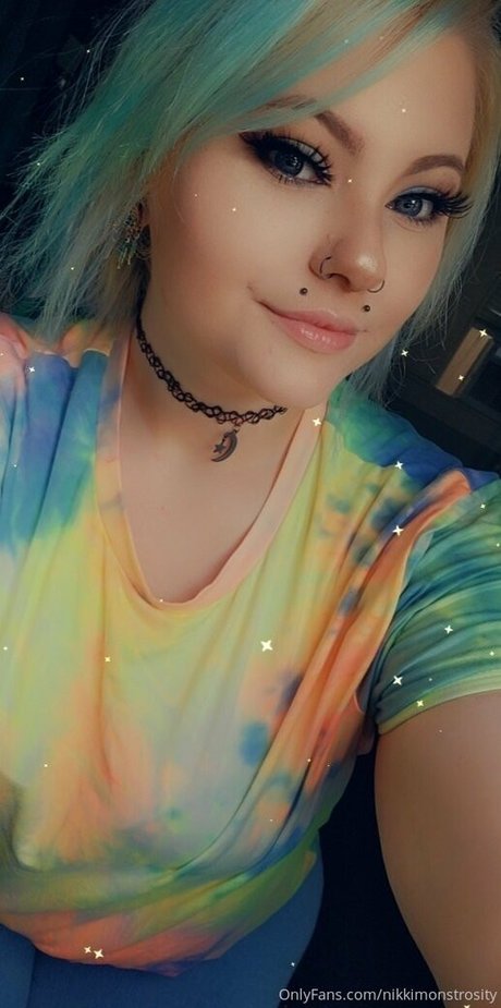 nikkimonstrosity heiße sex bild