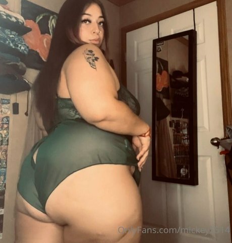 breite onlyfans top perfekte bild