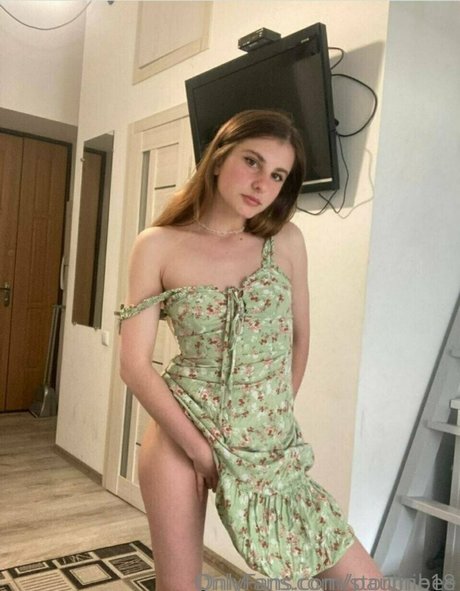 pauline18 model nacktheit bild