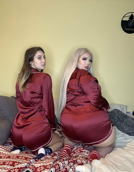 sportliche blonde onlyfans erotische sexy bild