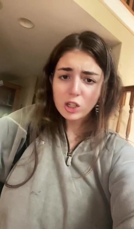 BustyBri model freie fotos