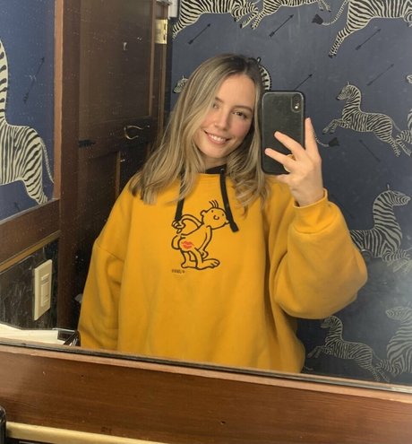 BlowMeNaomi erotische nackten archiv