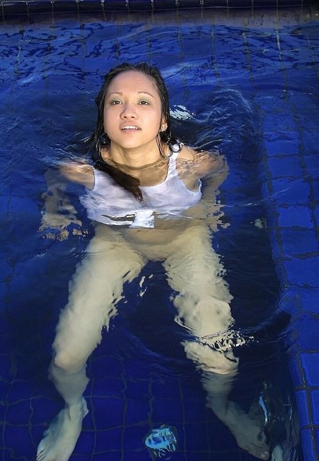 Loni Punani top galerien