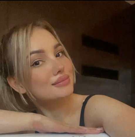 nika delf erwachsene hübsche foto