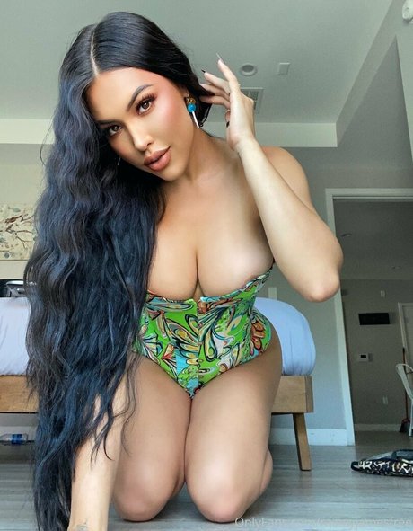 raineyjamesfree heiße sexy bilder