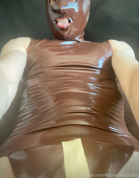 rubberskaterboy kunst sexy bild