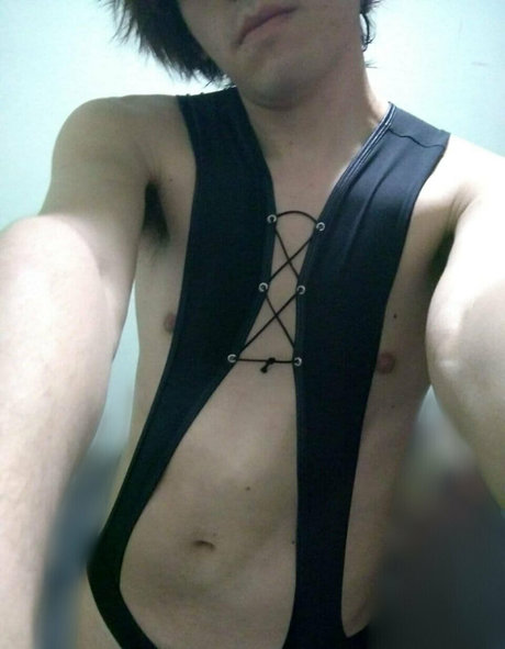 blueandredmask erwachsene nacktheit bild