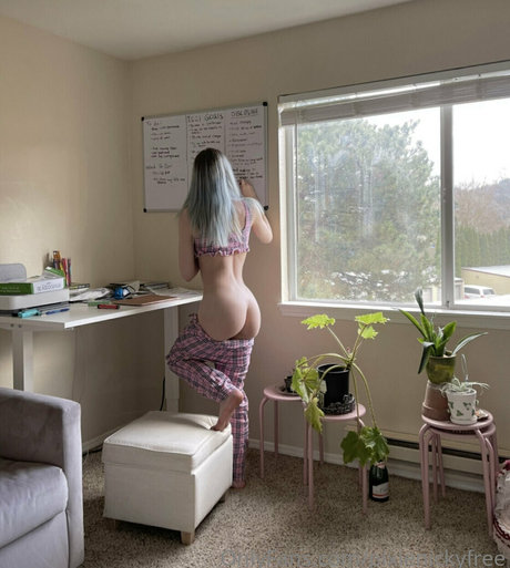 pixienickyfree erwachsene nackt galerie