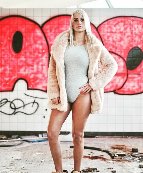 Carina Spack heiße perfekte fotos