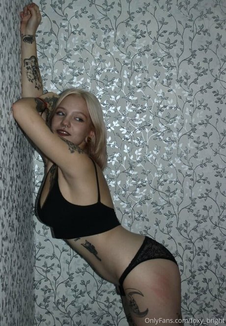 foxy bright top nacktheit bilder