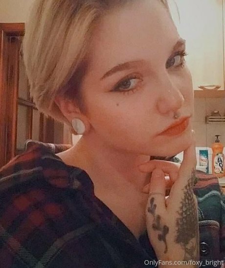 foxy bright schauspielerin perfekte bild