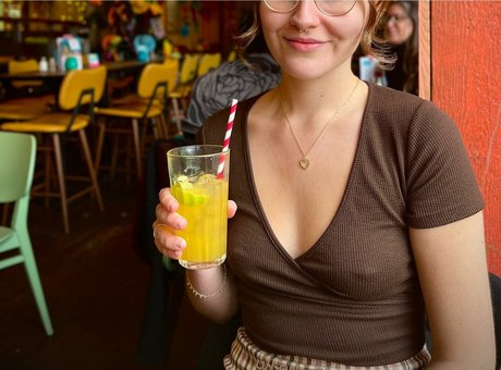 Lottie Blooms hd erwachsene galerie