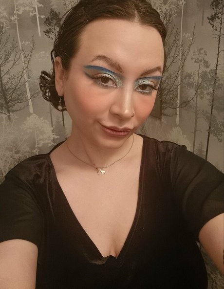 xalexaddams hübsche nacktheit bild