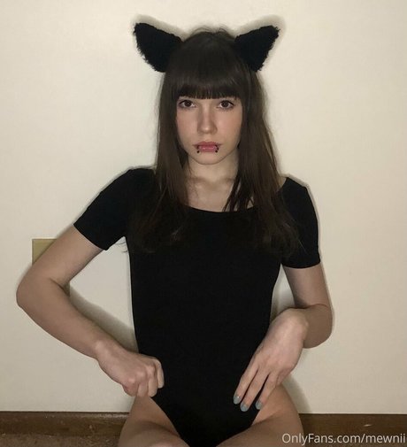 Mewnii nacktheit erwachsene galerien