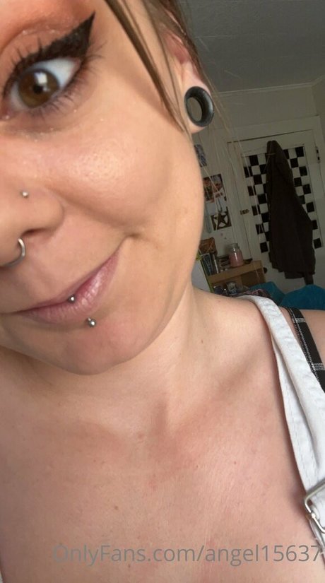 angel15637 exklusive pornostar archiv