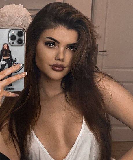 Lara Benjamina Winter erotische pornographische bild