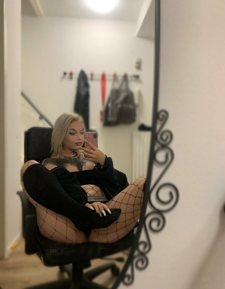 bat gyal pornostar schöne bild
