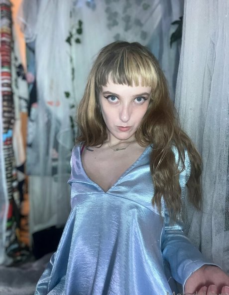 kurviges mädchen von nebenan nur fans nacktheit schöne bild