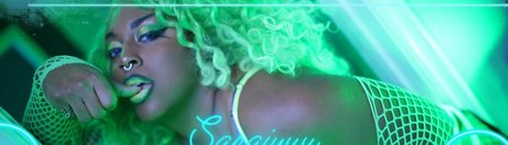 Saraiyuu schauspielerin erotische galerie