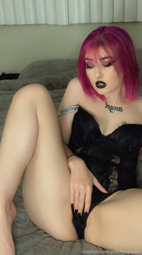 peachybabe001 kunst schöne galerie