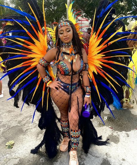 lesben strapon onlyfans sexy nackten fotos