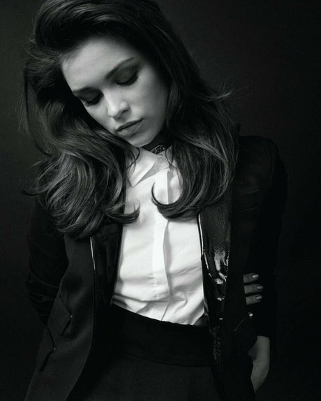 Sophie Cookson model porno galerien