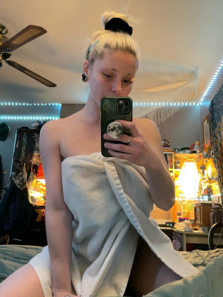 ellieraecbfree hd nette foto