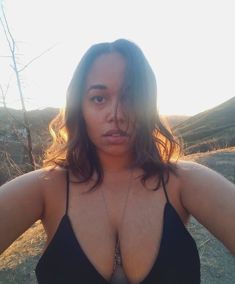 asiatische falsche titten onlyfans erotische akt galerie