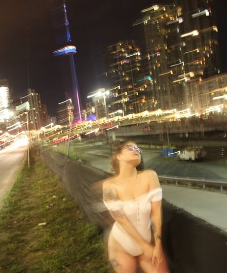 SarahCJB schauspielerin beste bild