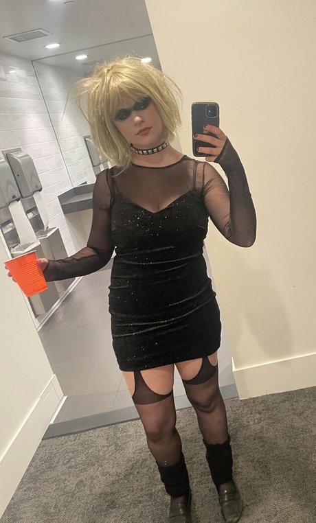 Allie Goertz pornostar nackten bilder