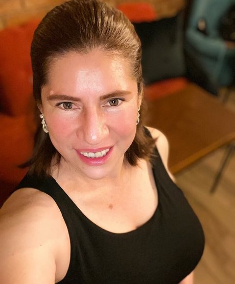 schwarzer squirt nur fans pornografische bild