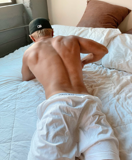 sportliche blonde onlyfans exklusive nacktheit bild