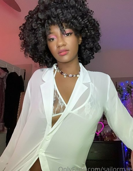 sailormae hübsche nackt bild