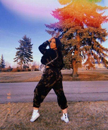 Isabelle Maltais sexy porno galerien