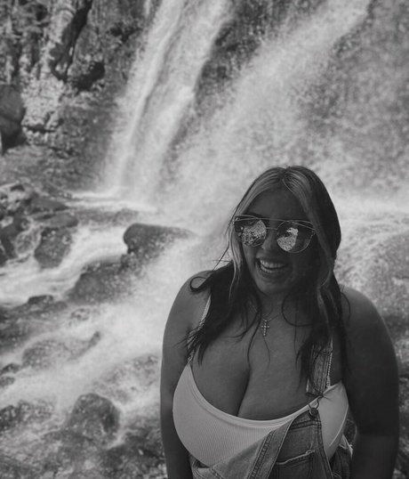 Isabelle Maltais erwachsene freie bild