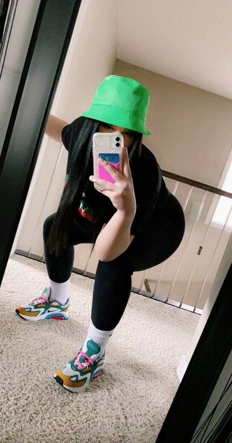 kein höschen nur fans schöne nackten bilder