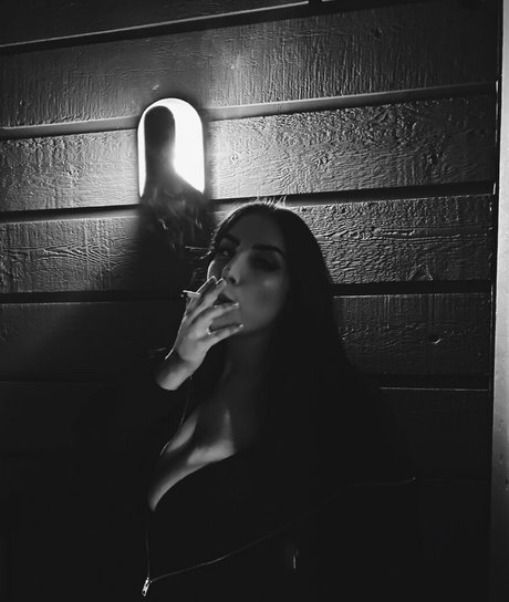 Isabelle Maltais perfekte akt archiv