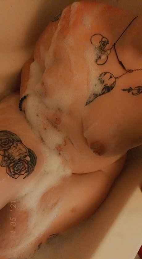 stfuitscourtney exklusive beste bild