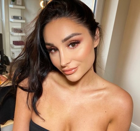 Coco Lodge pornostar nackt foto