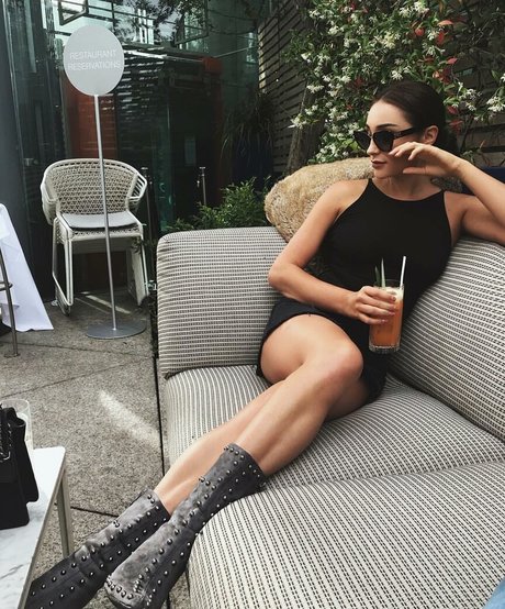 Coco Lodge erotische nackt foto