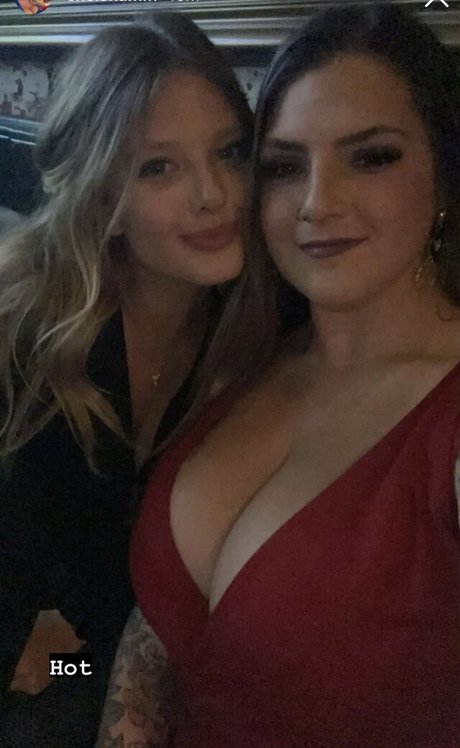 anfällige knochen-onlyfans exklusive erwachsene fotos