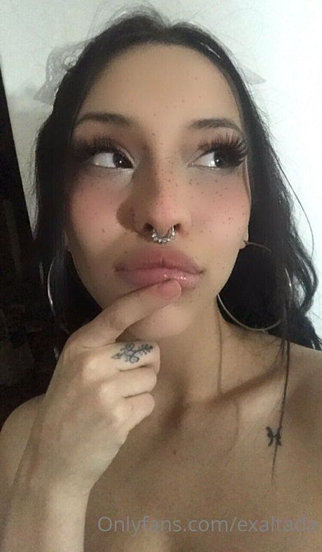 exaltada pornostar exklusive bilder