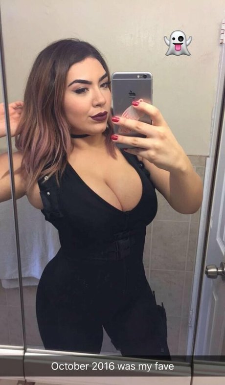 Nicky Nicole perfekte pornografische galerien