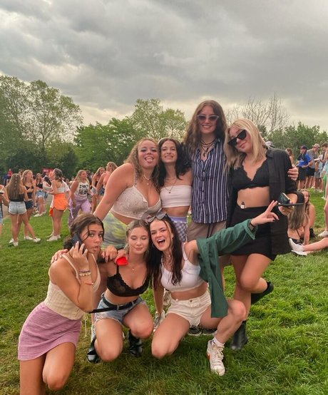 Hannah B nackt beste foto