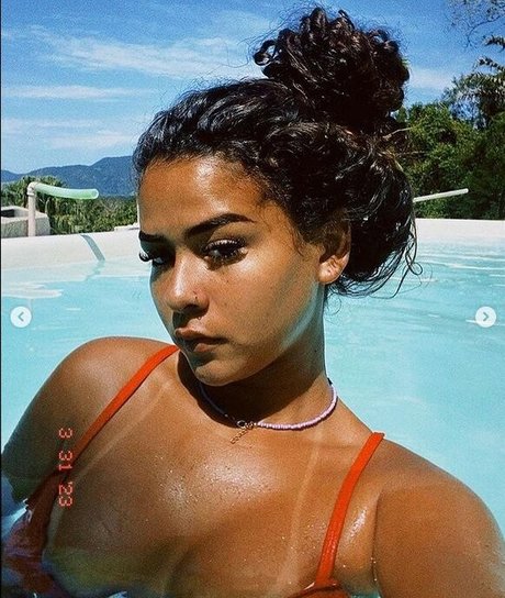 b cardy2023 sexy beste bild