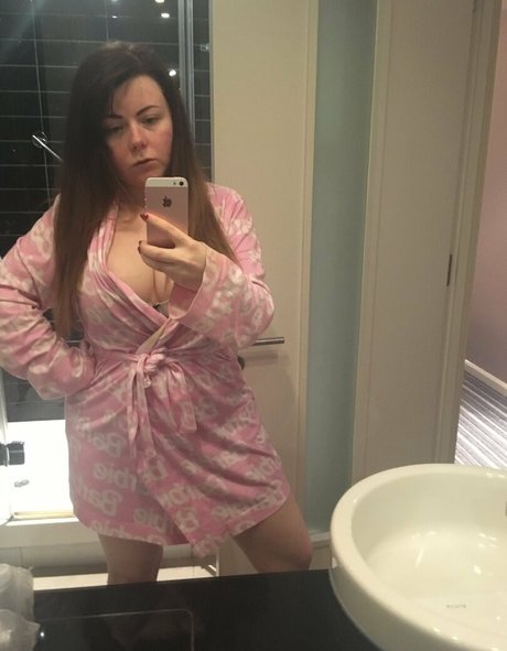 vollbusige rothaarige teen onlyfans schöne archiv