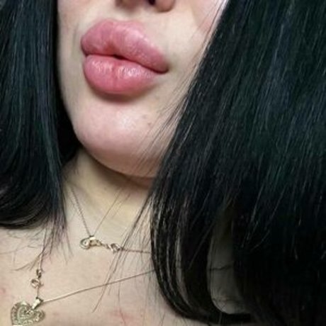 thaliavelar pornostar nette bild